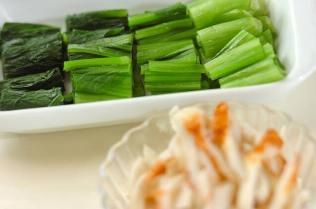 小松菜をちくわと和えて子供も食べやすく by杉本 亜希子さんの作り方の手順1