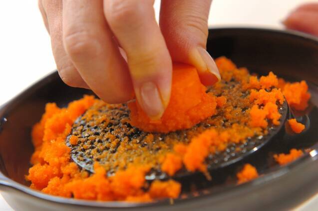 すりおろしニンジンのドレッシング(レタスサラダ)の作り方の手順1