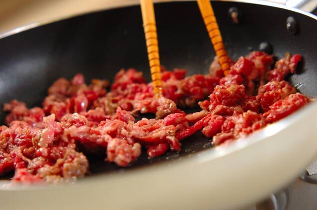 青椒牛肉絲(チンジャオニューロース)の作り方の手順4