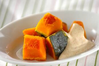 カボチャのクリーム添え