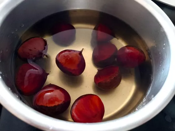 栗と鶏のチーズリゾットの下準備1