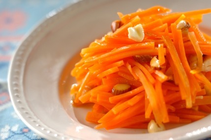 ナッツ入りキャロットラペ