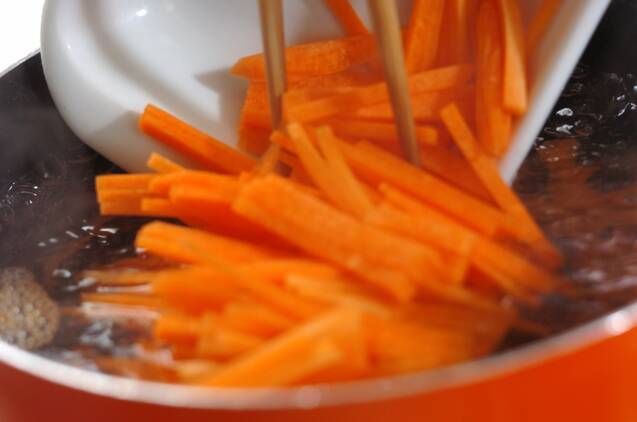 ナッツ入りキャロットラペの作り方の手順2