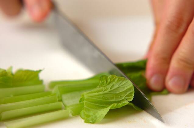 小松菜の中華炒めの作り方の手順1