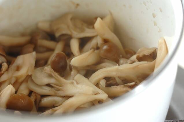 キノコのマリネサラダの作り方の手順2