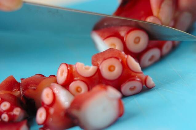 タコとトマトのサラダの作り方の手順1