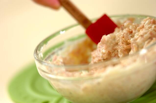 スティックセニョール　ゆで卵とツナのソースの作り方の手順3