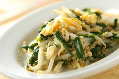 ニラとモヤシの卵炒め 副菜 レシピ 作り方 E レシピ 料理のプロが作る簡単レシピ