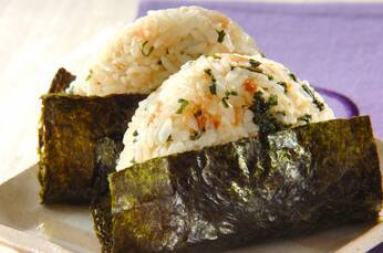 セロリの葉のおにぎり