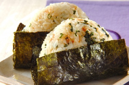 セロリの葉のおにぎり