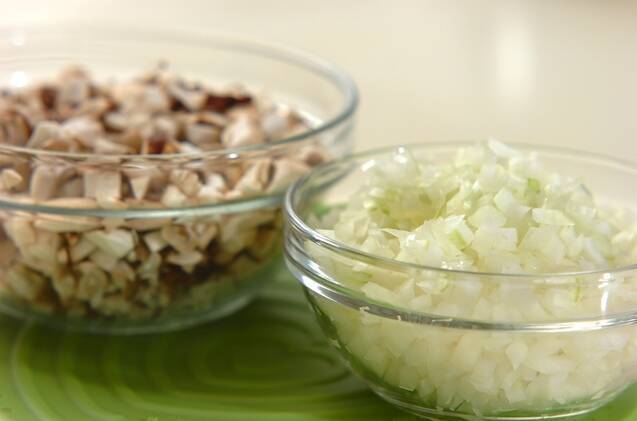 キノコのポタージュスープの作り方の手順1