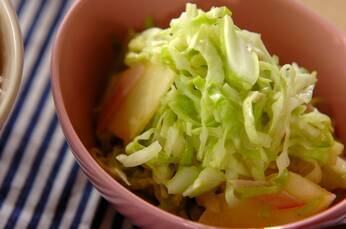 リンゴ入りコールスロー