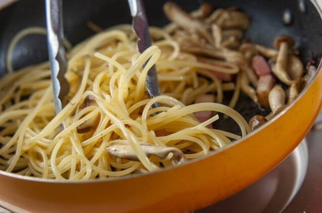 色々キノコのパスタの作り方の手順7