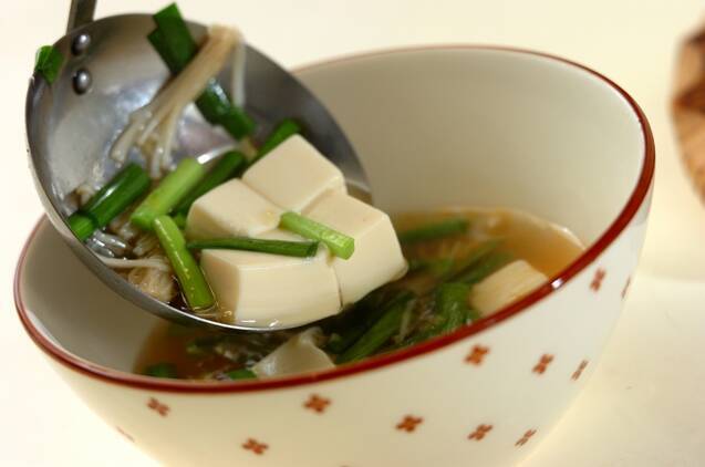 豆腐とエノキのピリ辛スープの作り方の手順3
