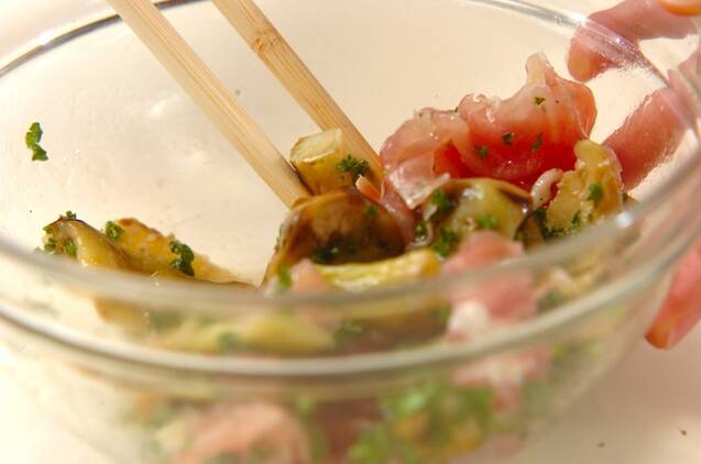 焼きなすのマリネ グリルで簡単 サラダにアレンジ by杉本 亜希子さんの作り方の手順3