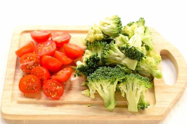 レンジで完結！豚肉蒸し＆ブロッコリーサラダのワンプレートごはんの作り方の手順1