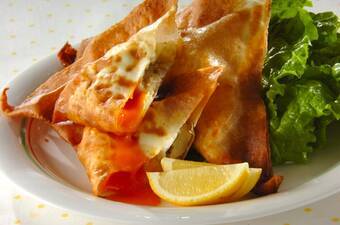 半熟卵とツナポテトのサクサク春巻き