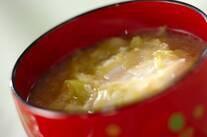 卵とキャベツのみそ汁