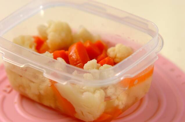 カリフラワーの簡単ピクルスの作り方の手順1