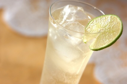 白ワインのライム・スプリッツアー