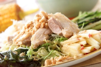 濃厚ゴマダレが決め手！しっとり鶏もも肉のバンバンジー