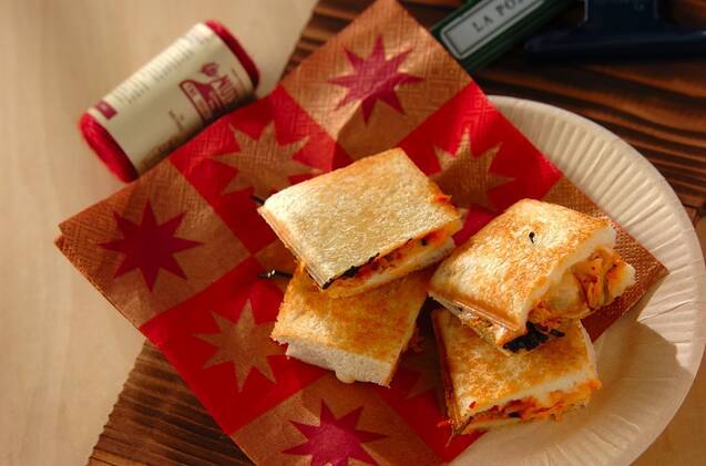 変わり種ホットサンド キムチとチーズ アレンジレシピ by増田 知子さん