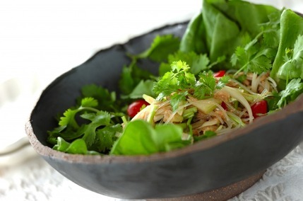 セロリと香菜の春雨サラダ