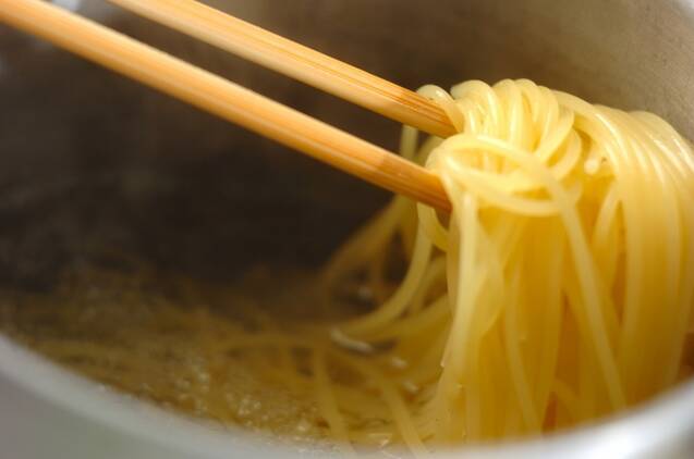 シンプルアボカドパスタの作り方の手順1