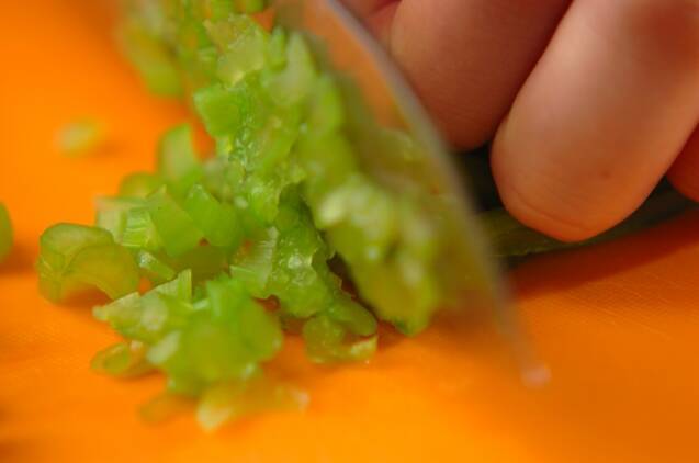 カブの葉餃子の作り方の手順1