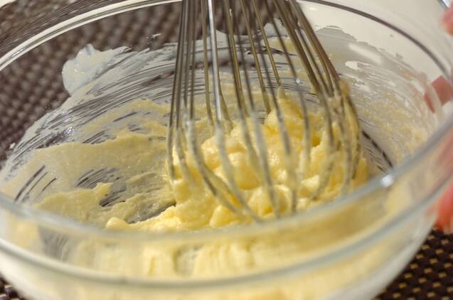 しっとり濃厚！ベイクドチーズケーキのタルトの作り方の手順3