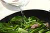 鶏と小松菜の炒め物の作り方の手順4