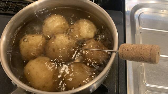 ソムリエが教える簡単リッチ飯 豚ヒレの香草パン粉焼き ハニーマスタードソースの作り方の手順1