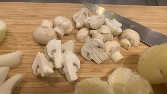 ソムリエが教える簡単リッチ飯 豚ヒレの香草パン粉焼き ハニーマスタードソースの作り方の手順3