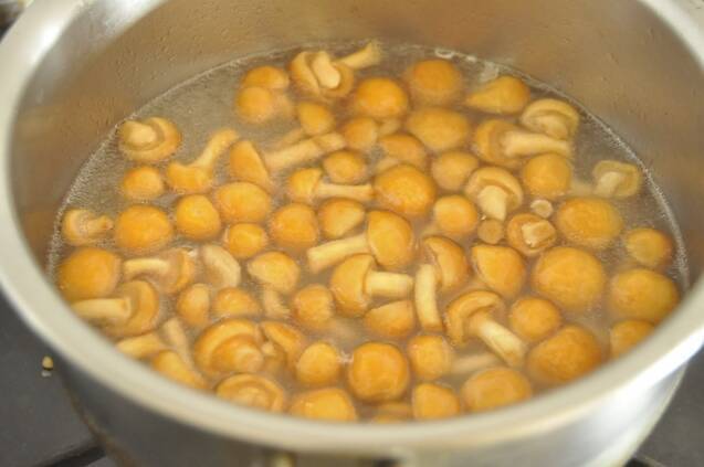 アジの梅シソロール焼きとアラだしみそ汁の作り方の手順7