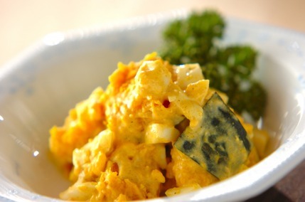 カレー風味のカボチャサラダ