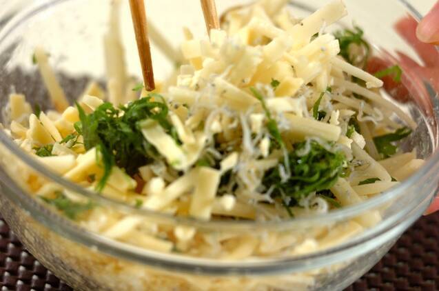 チリメンジャコとジャガイモの和風ガレットの作り方の手順2