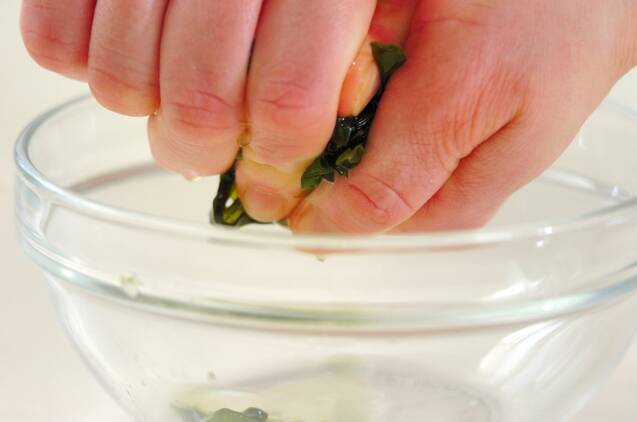 ワカメのかきたま汁の作り方の手順1