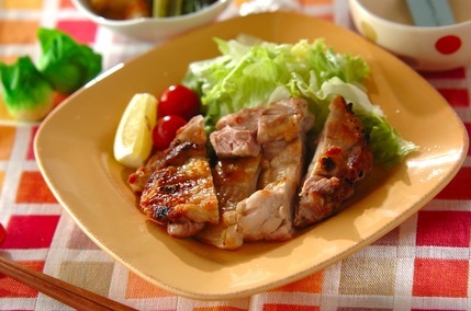 鶏もも肉の塩焼き