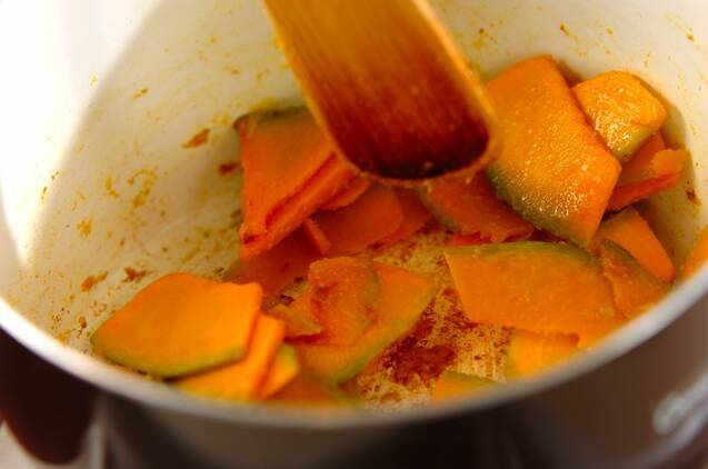 ミキサーなしで作るカボチャのポタージュの作り方の手順2