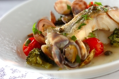 白身魚とアサリのワイン蒸し レシピ 作り方 E レシピ 料理のプロが作る簡単レシピ