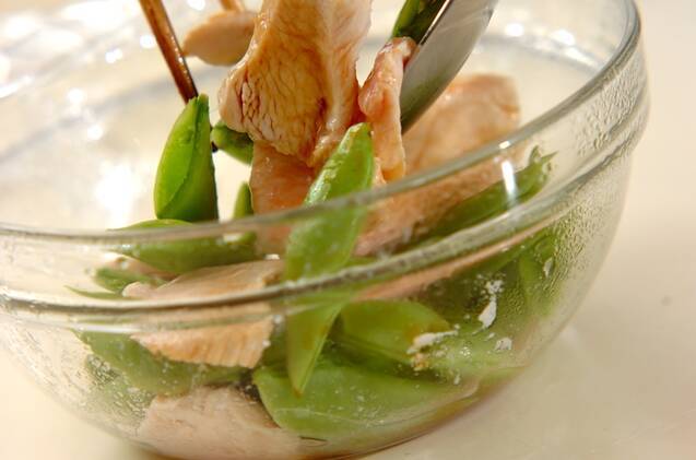 鶏むね肉とスナップエンドウのレンジ蒸しの作り方の手順3