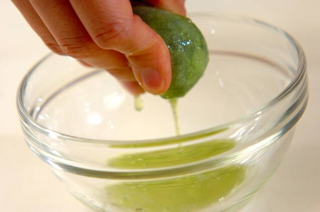 セロリの粒マスタード和えの作り方の手順2