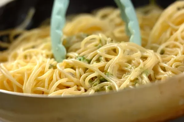 フキノトウのみそクリームパスタの作り方3