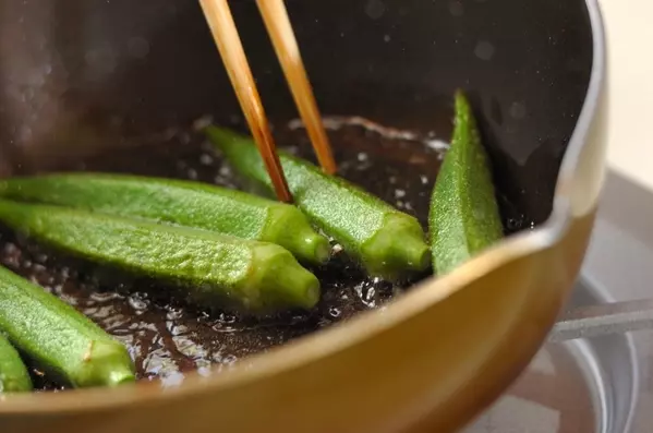 少ない油でできる!オクラの揚げ浸しの作り方2