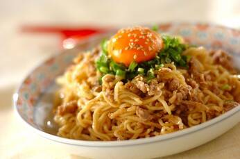 インスタント麺でできる！汁なし混ぜ麺