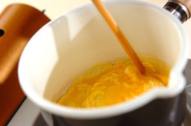 炒り卵とキュウリの中華春雨サラダの作り方の手順1