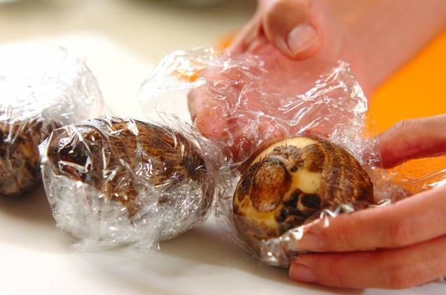 里芋の鶏そぼろあんの作り方の手順1