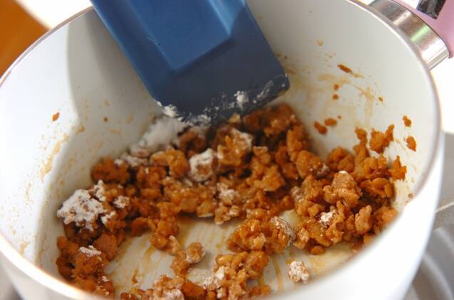 里芋の鶏そぼろあんの作り方の手順4