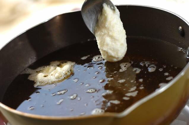 モチモチ揚げ山芋の作り方の手順2