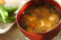 ジュンサイと豆腐のみそ汁